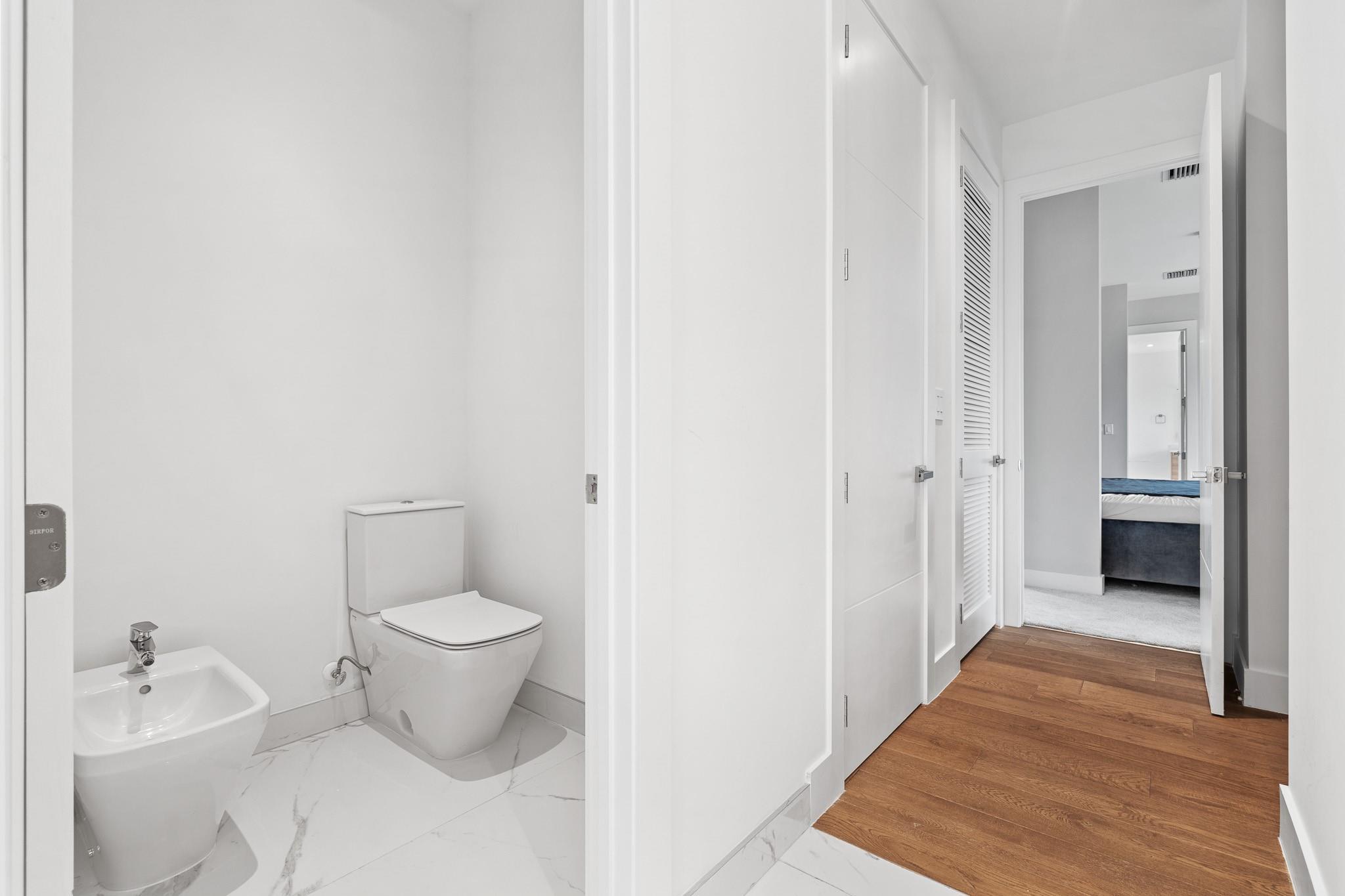 WESTON ESTATES - Residential Lease