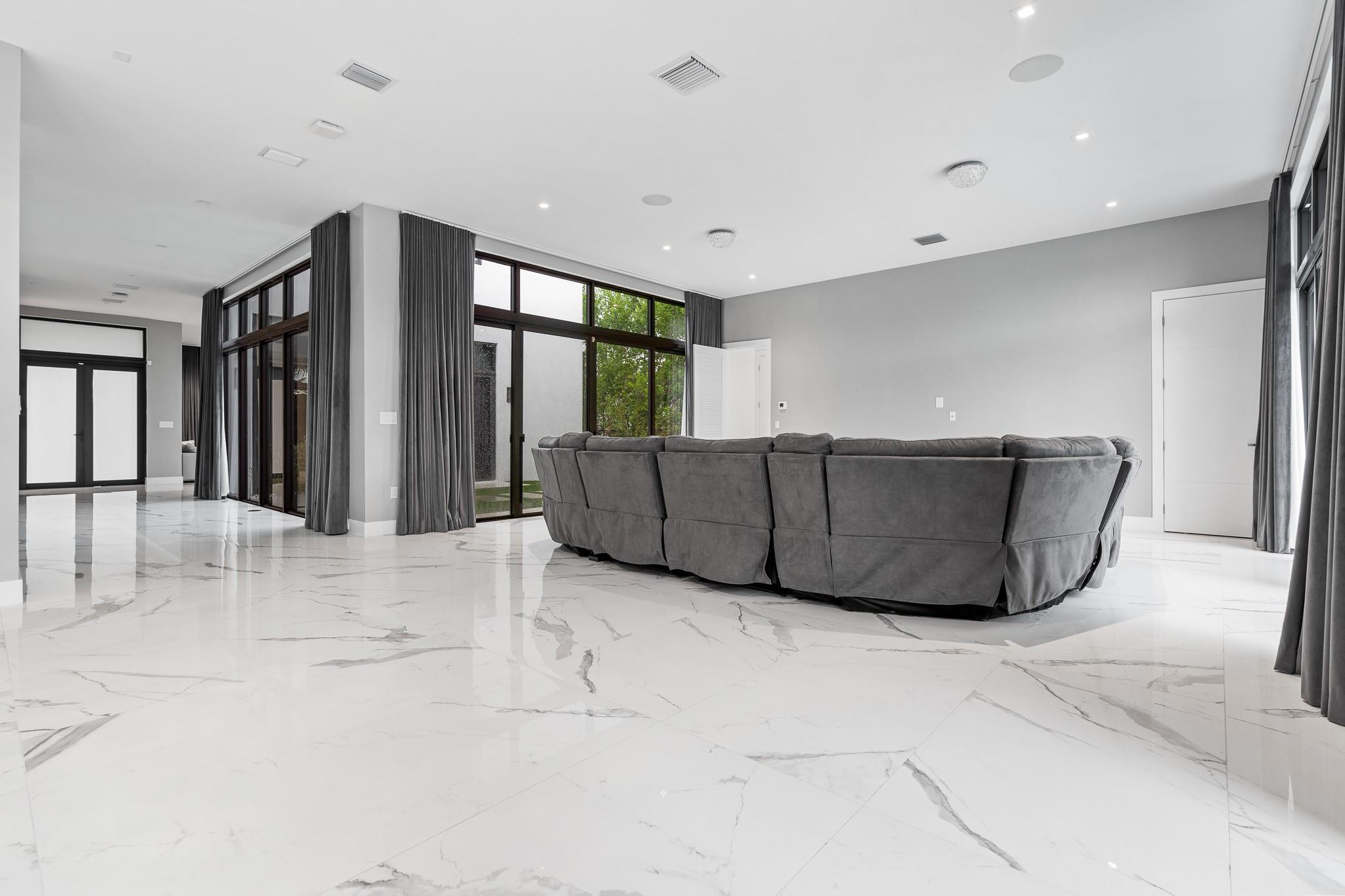 WESTON ESTATES - Residential Lease