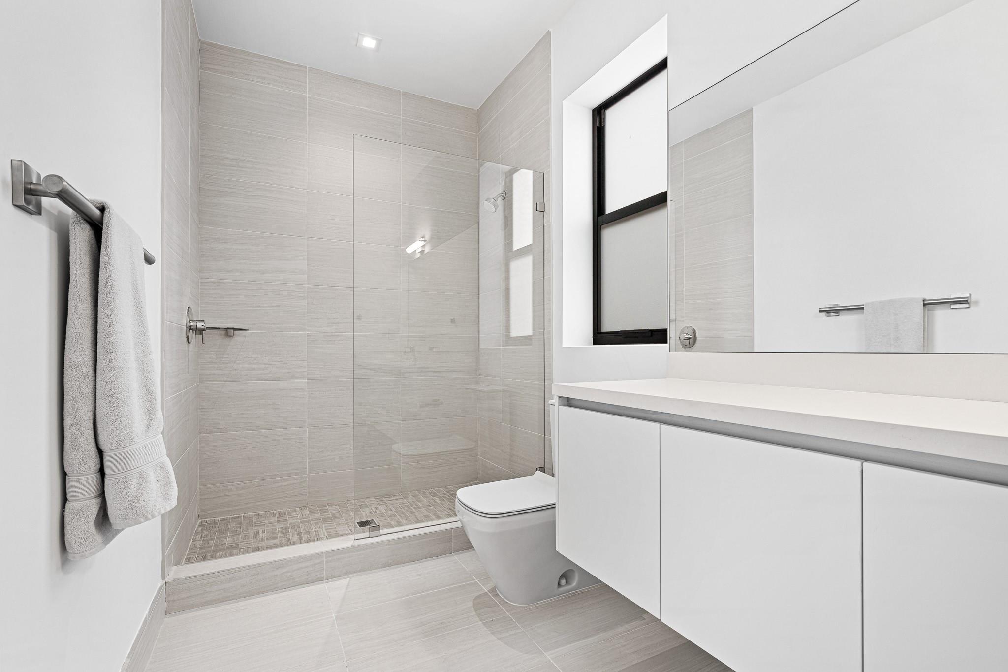 WESTON ESTATES - Residential Lease