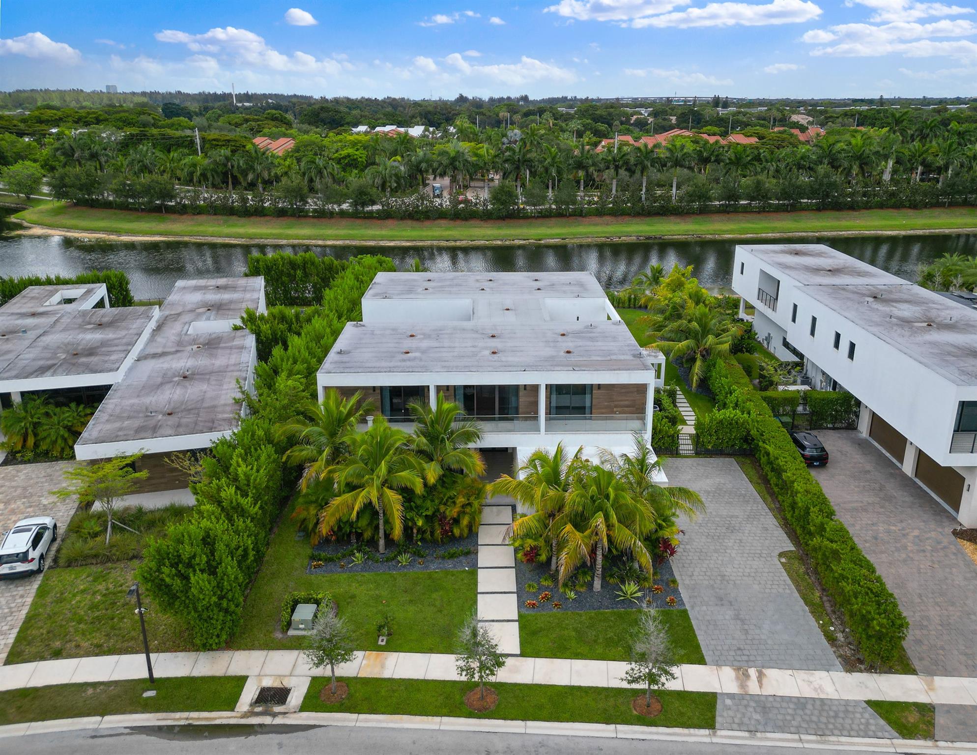 WESTON ESTATES - Residential Lease