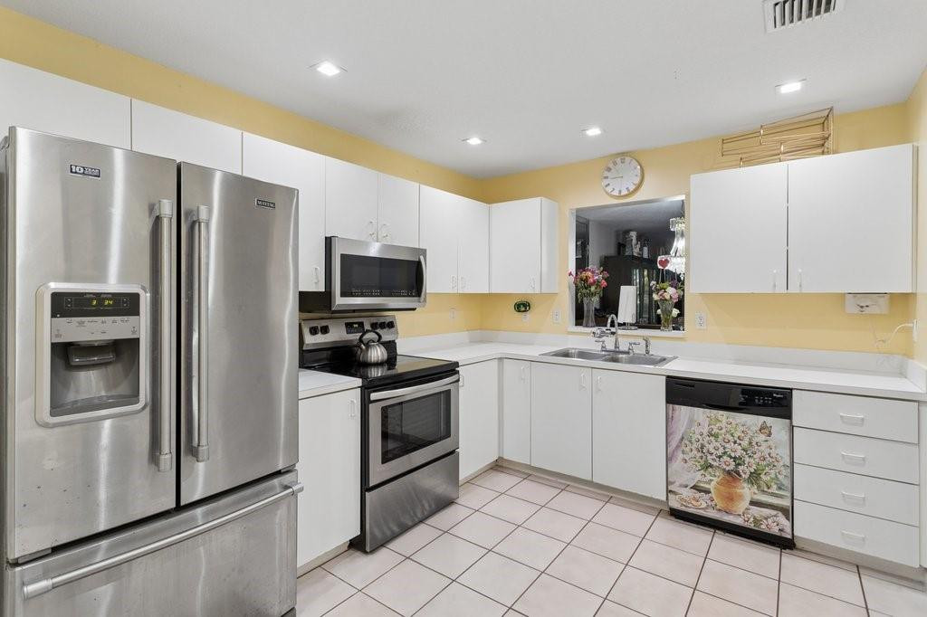 SPRINGTREE WEST COVE - Residential