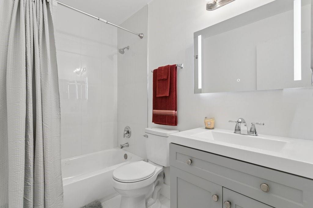 SPRINGTREE WEST COVE - Residential