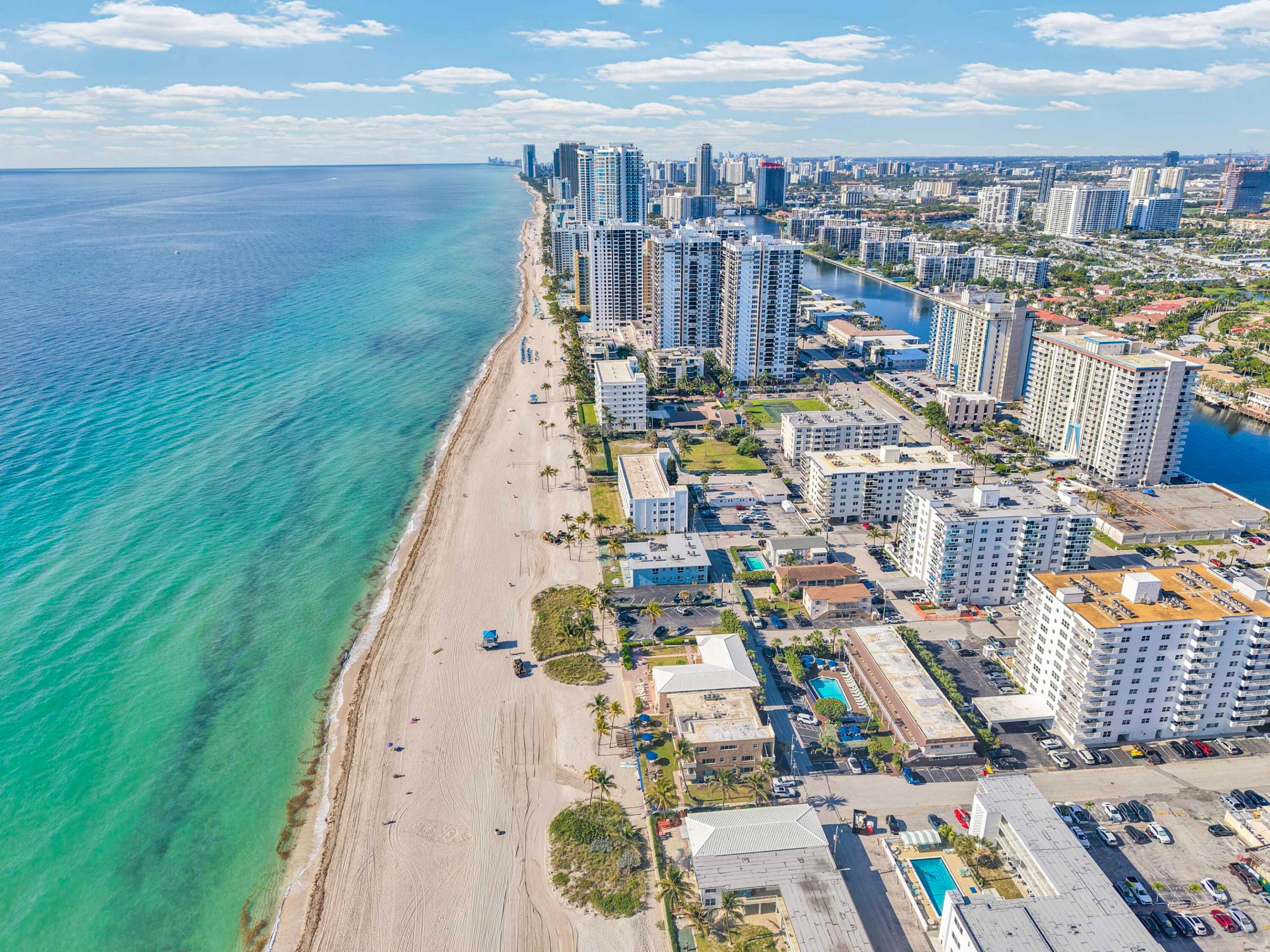 TRAFALGAR TOWERS CONDOMINIUM - Residential