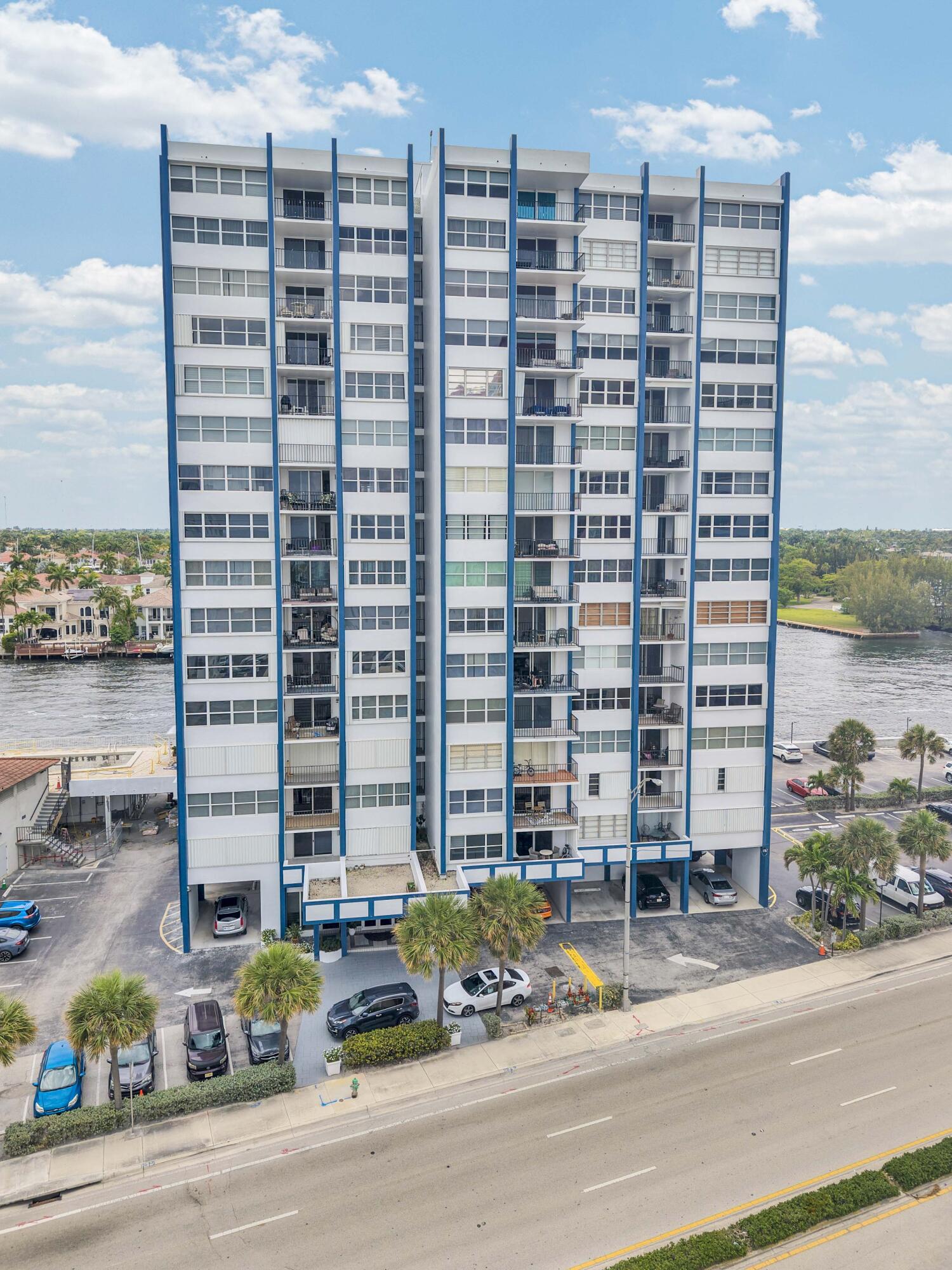 TRAFALGAR TOWERS CONDOMINIUM - Residential