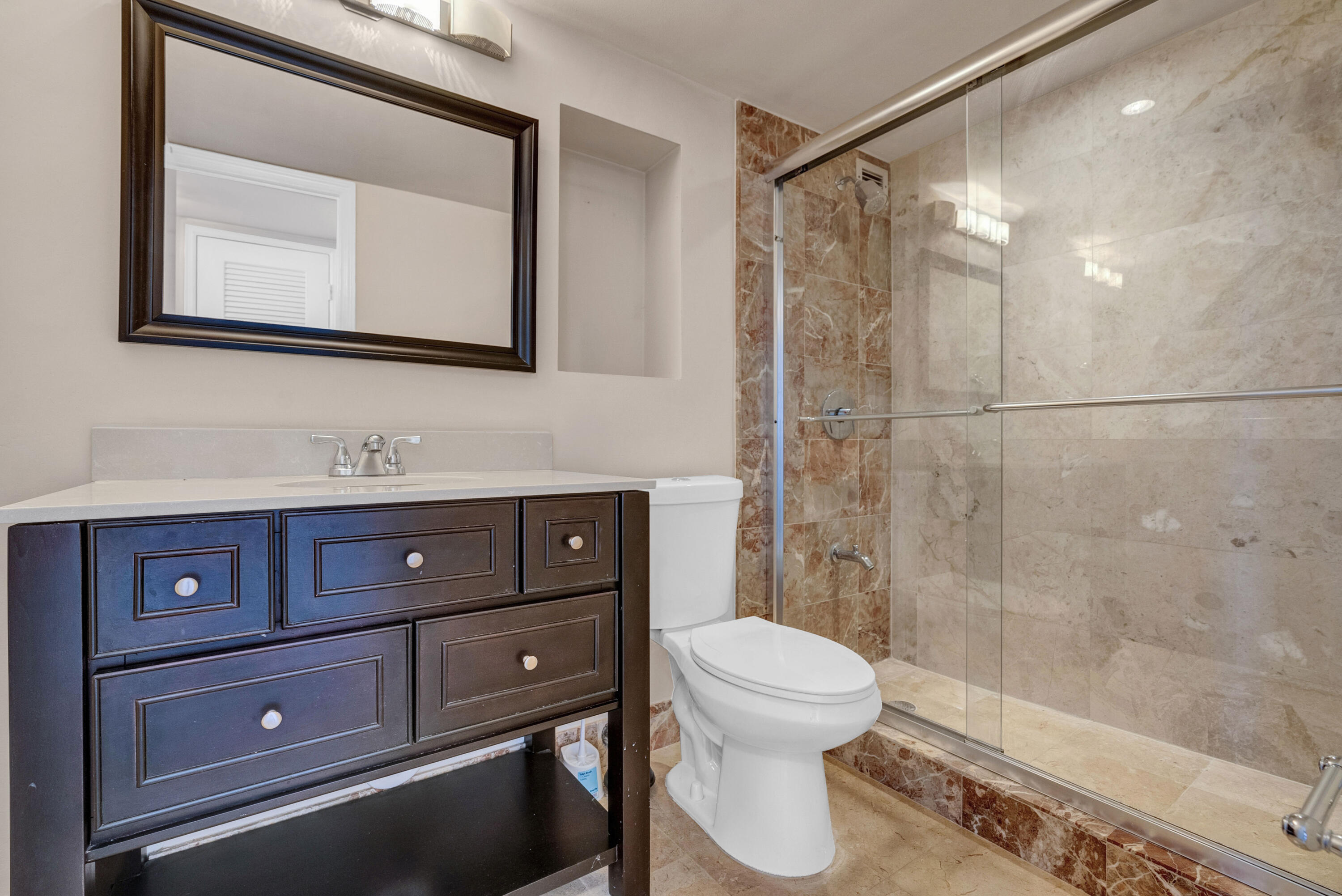 TRAFALGAR TOWERS CONDOMINIUM - Residential