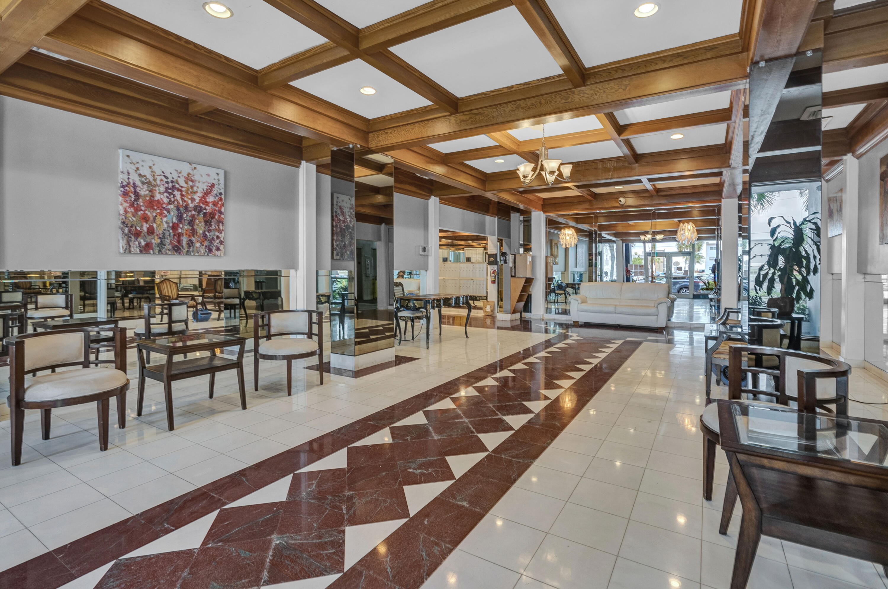 TRAFALGAR TOWERS CONDOMINIUM - Residential