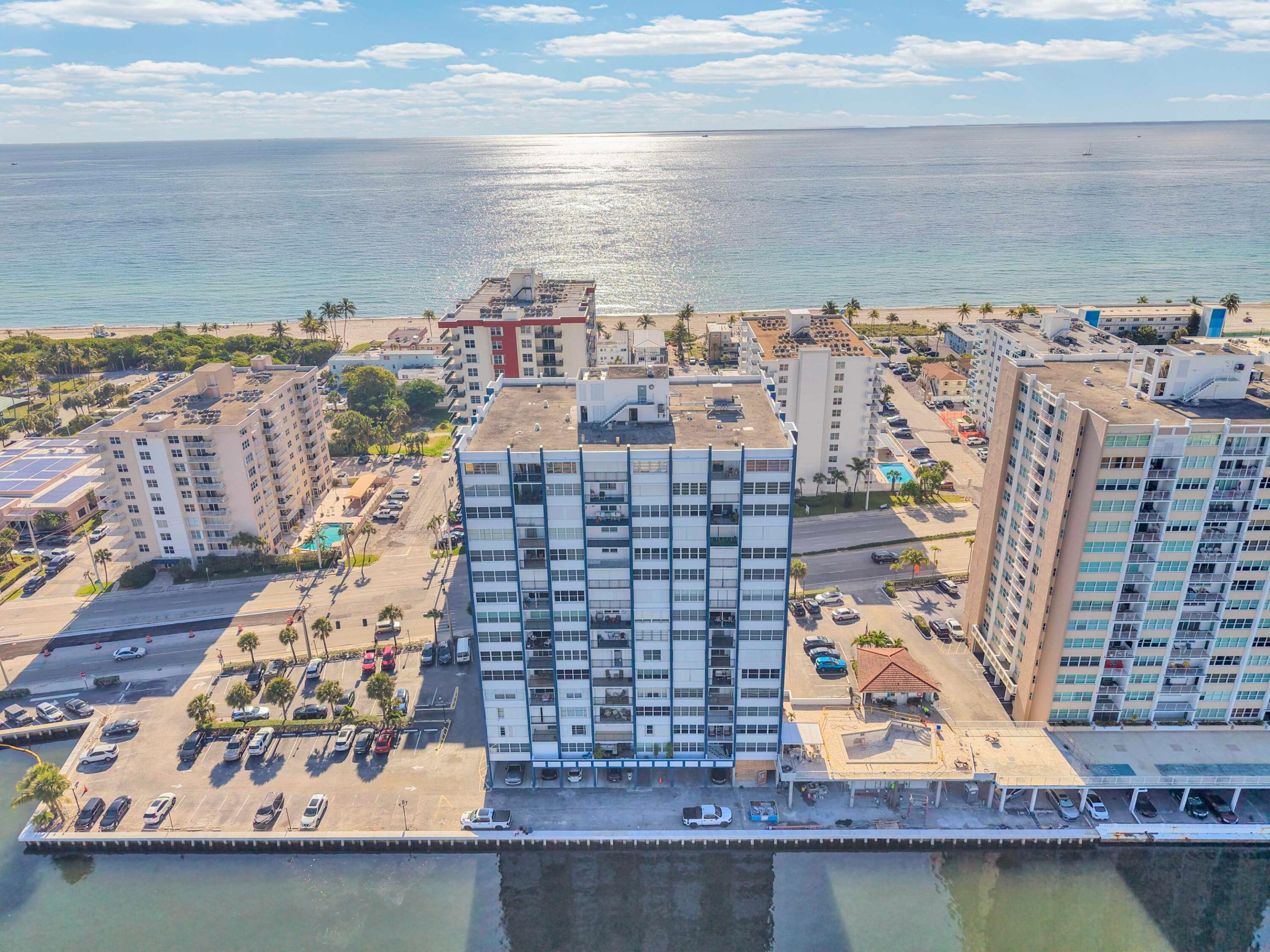 TRAFALGAR TOWERS CONDOMINIUM - Residential