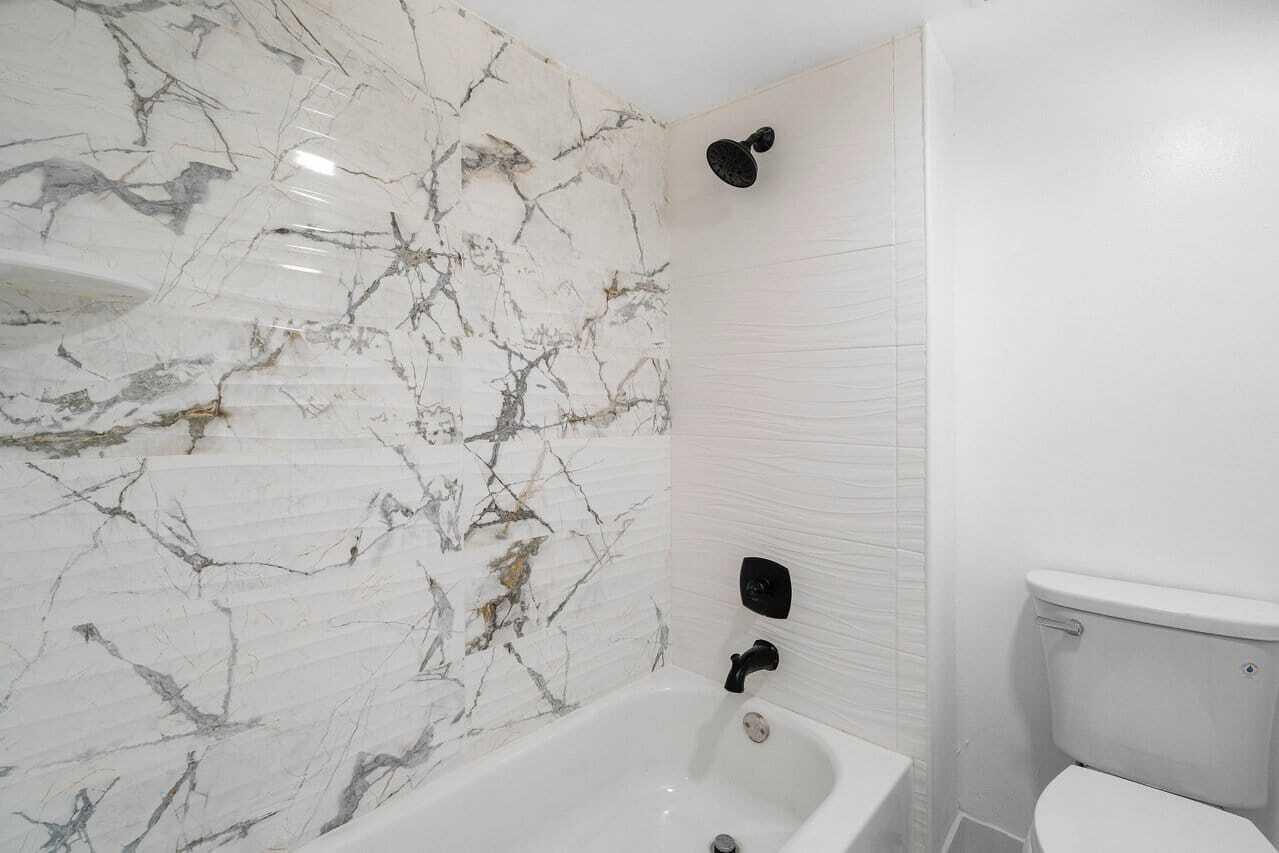 RACQUET CLUB APTS AT BONA - Residential Lease