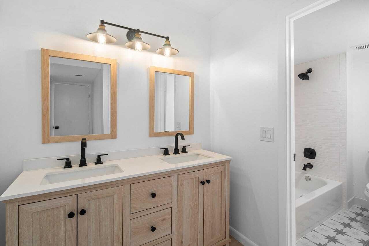 RACQUET CLUB APTS AT BONA - Residential Lease