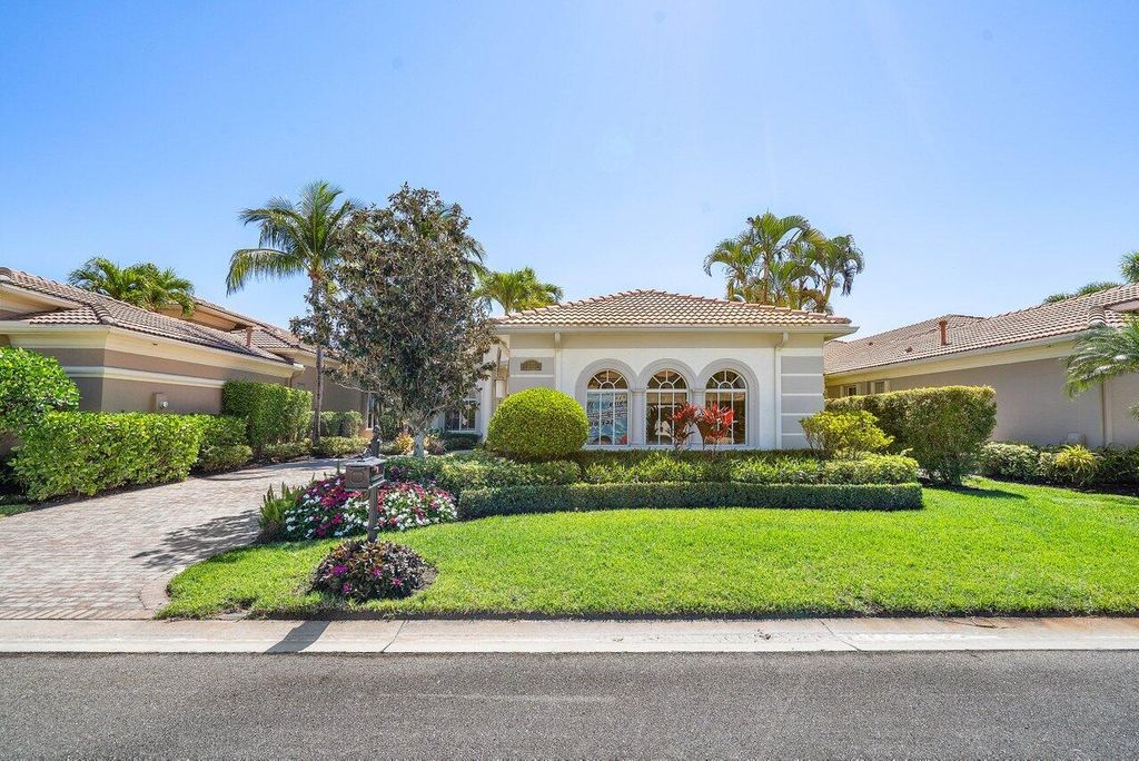 Photo of 233 Porto Vecchio Way, Palm Beach Gardens, FL 33418 (MLS # B26029281)