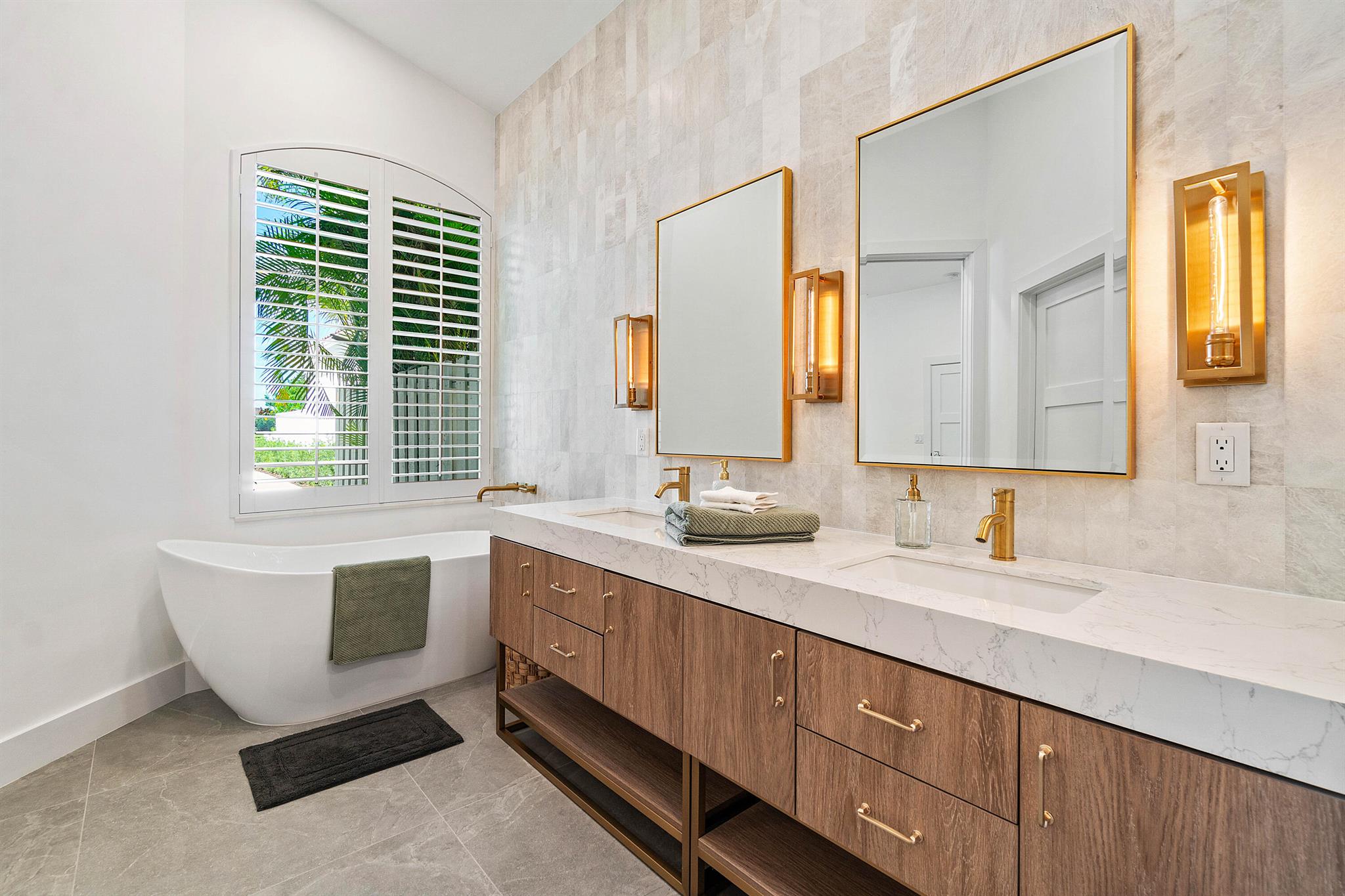 CHUKKER COVE P B POLO & C - Residential