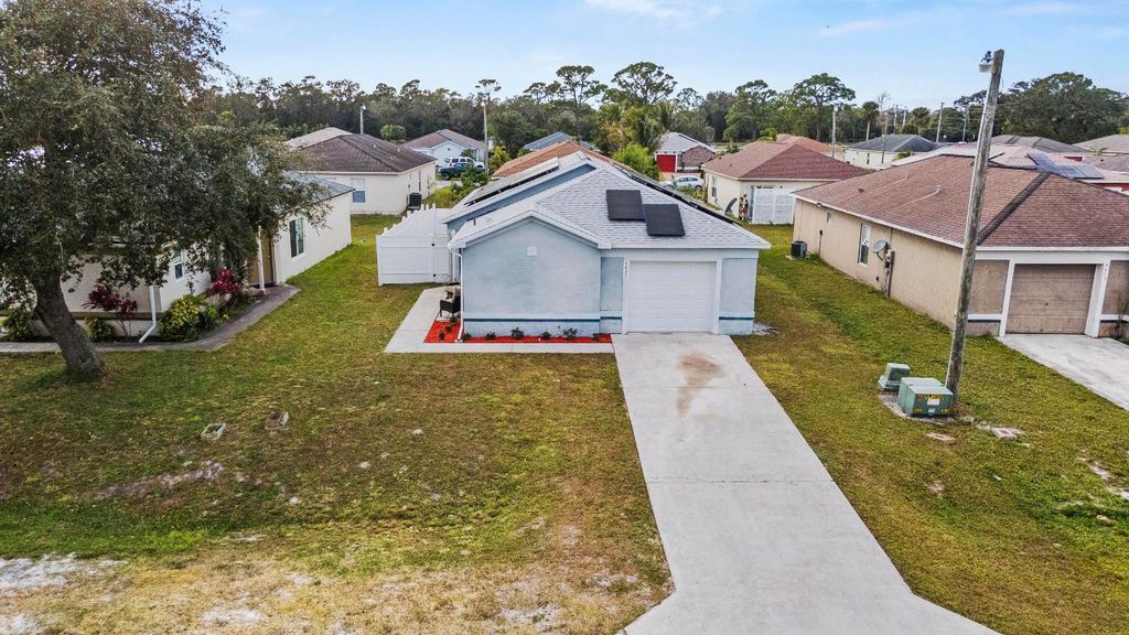 Photo of 4835 29th Avenue, Vero Beach, FL 32967 (MLS # R11054286)