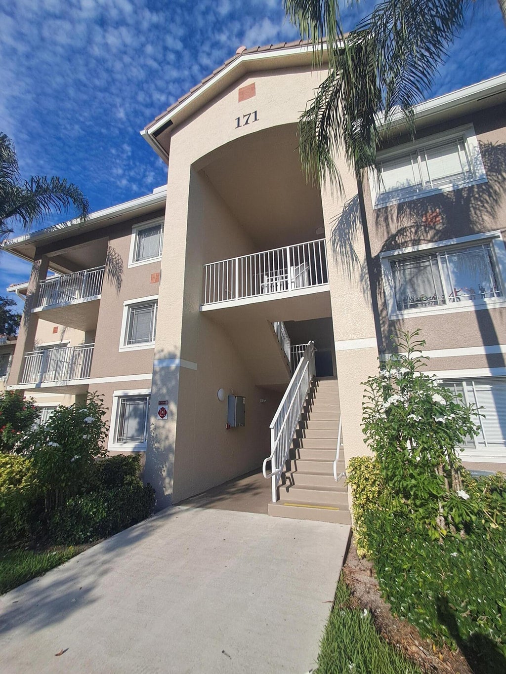 Photo of 171 SW PALM Drive #203, Port Saint Lucie, FL 34986 (MLS # B26066605)