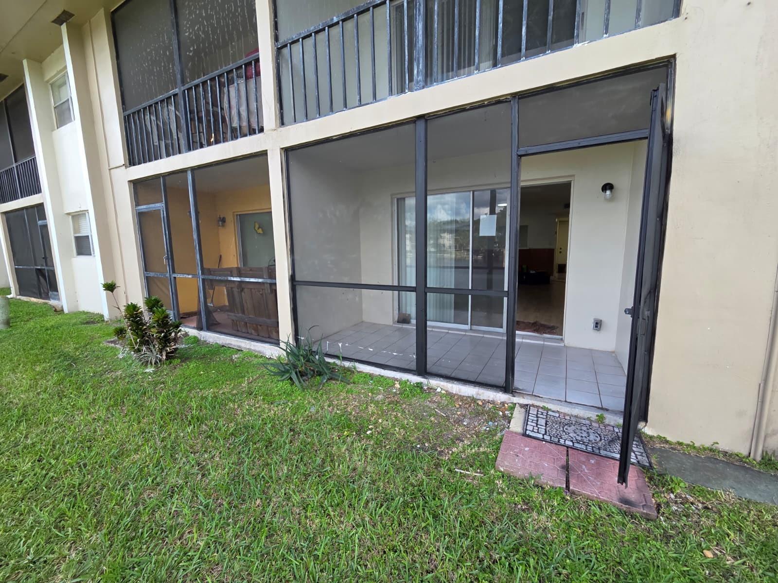 VERSAILLES GARDENS - Residential Lease
