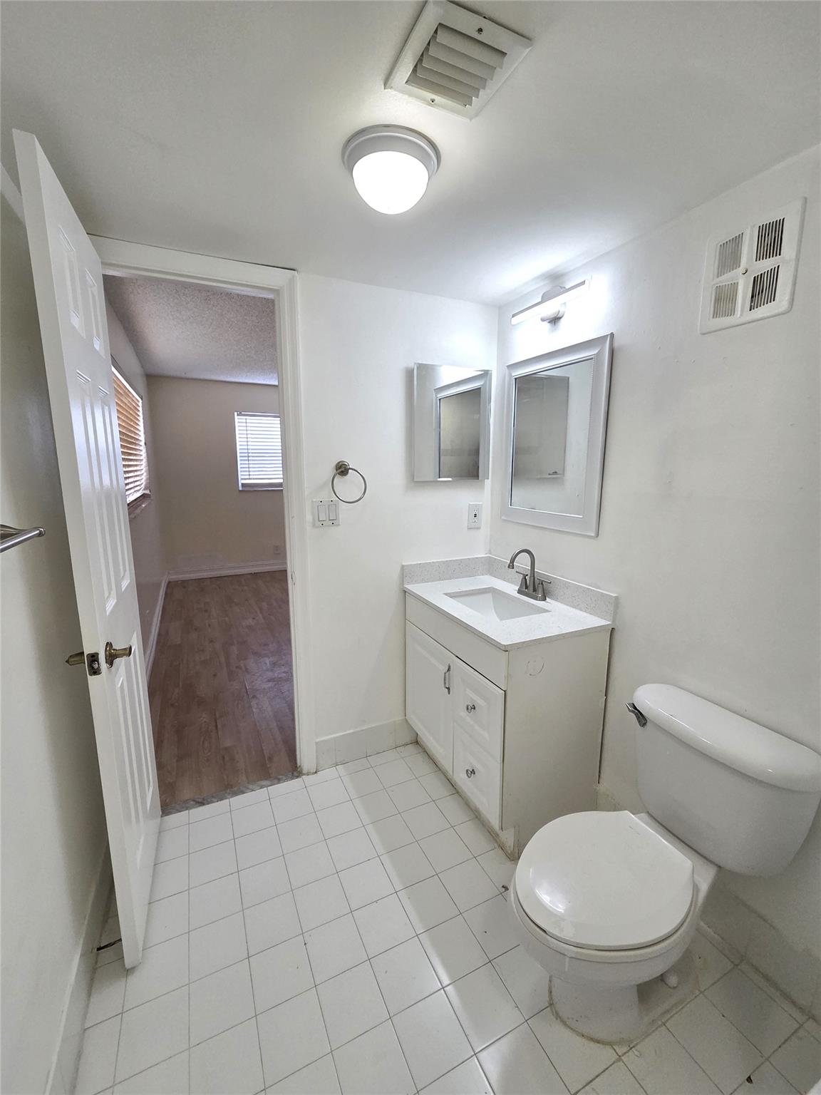 VERSAILLES GARDENS - Residential Lease