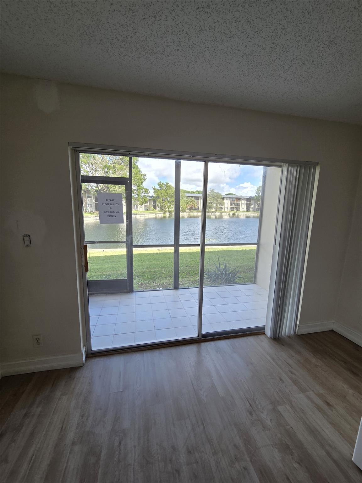 VERSAILLES GARDENS - Residential Lease