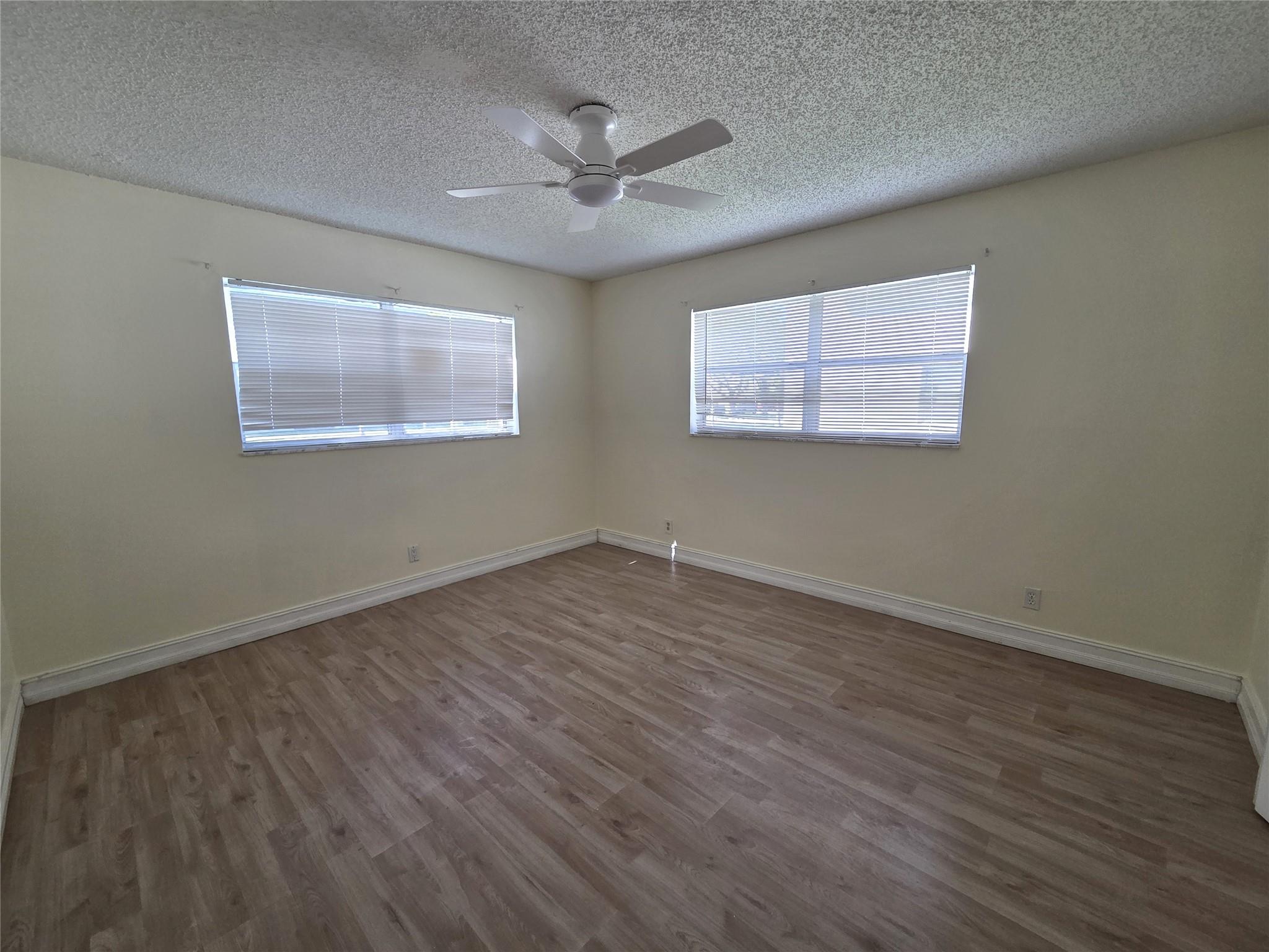 VERSAILLES GARDENS - Residential Lease