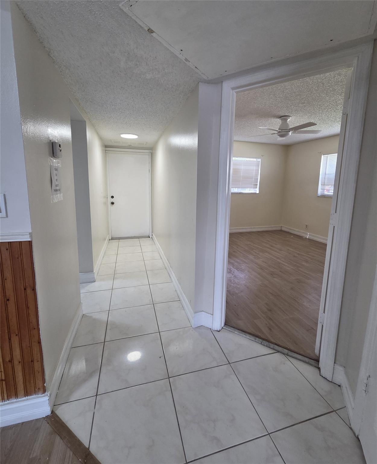 VERSAILLES GARDENS - Residential Lease