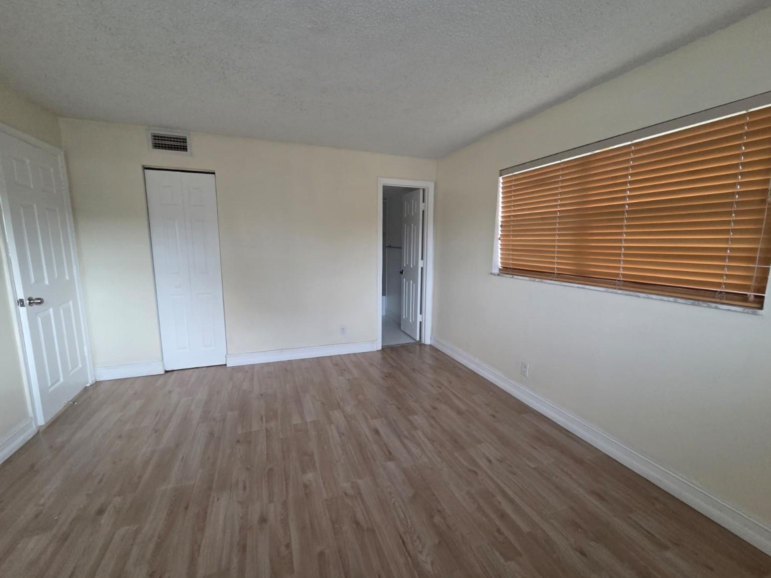 VERSAILLES GARDENS - Residential Lease
