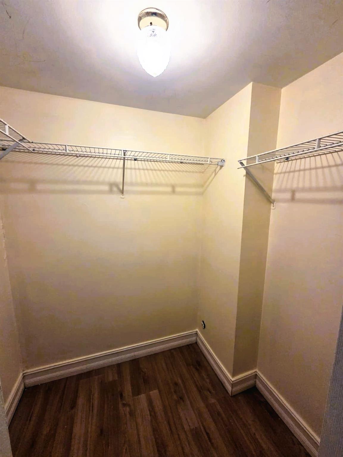 VERSAILLES GARDENS - Residential Lease