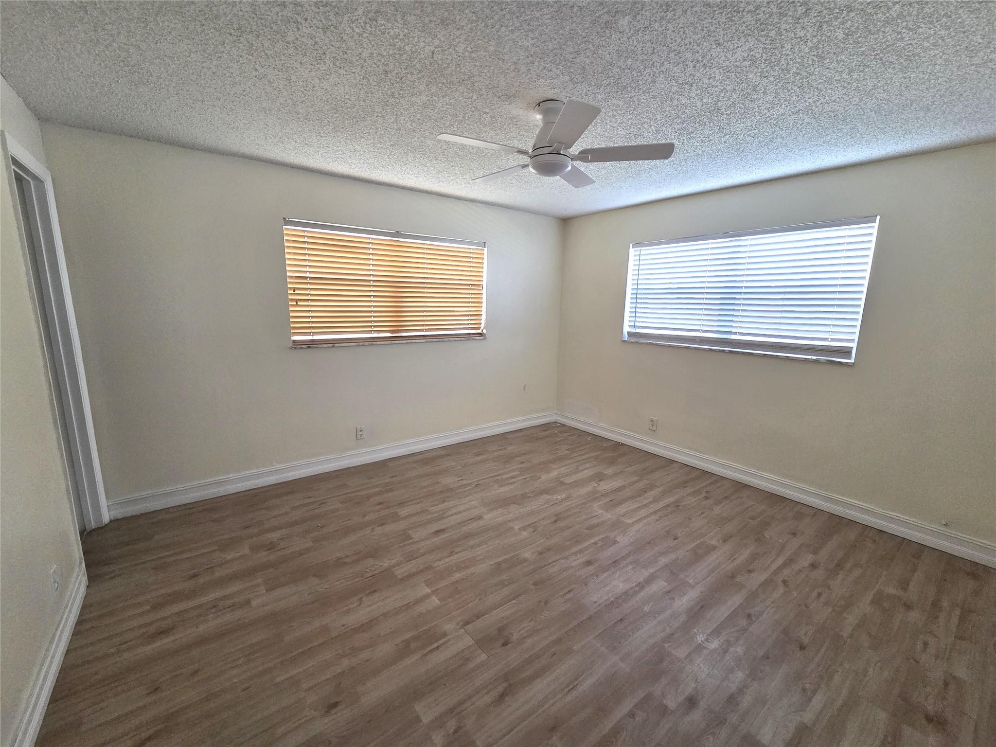 VERSAILLES GARDENS - Residential Lease