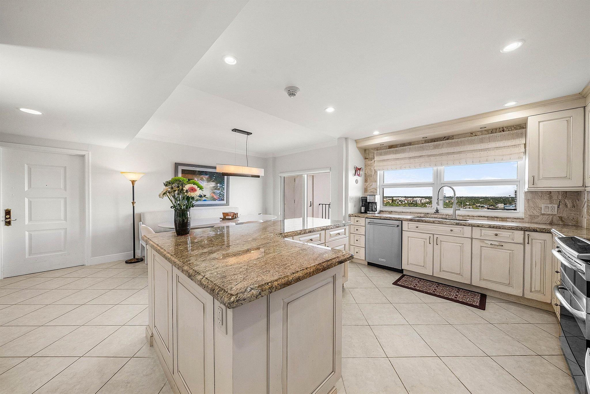 Seagate Manor - Residential