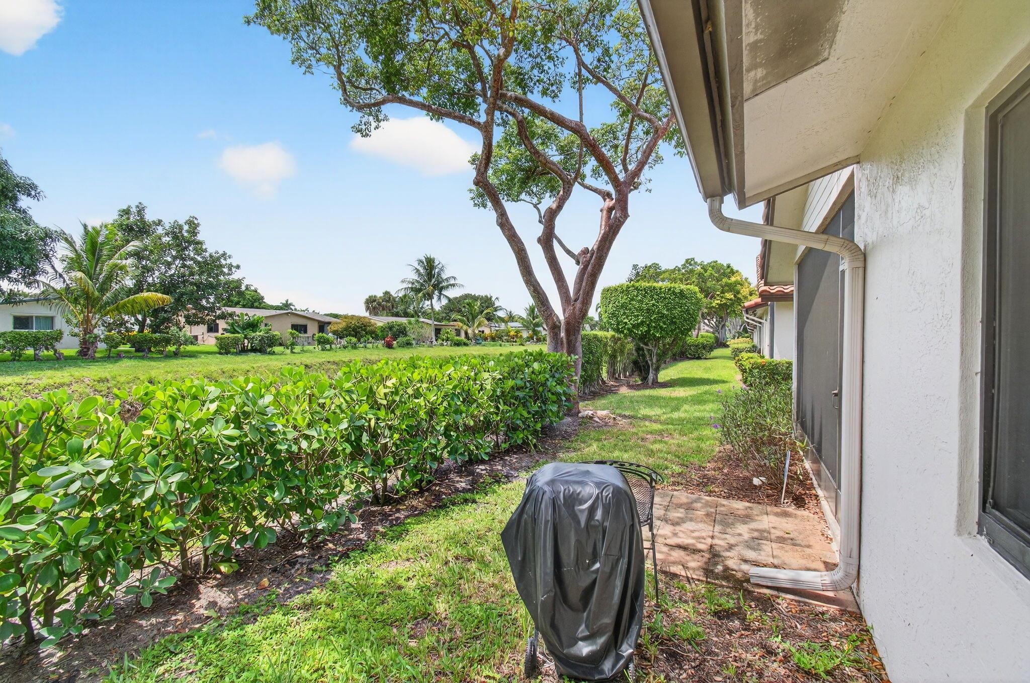 HUNTINGTON POINTE - Residential