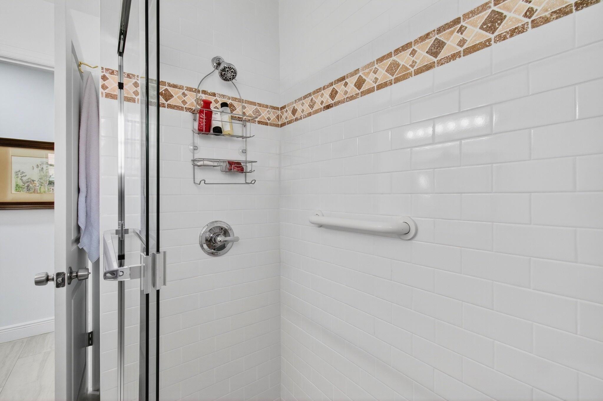 HUNTINGTON POINTE - Residential