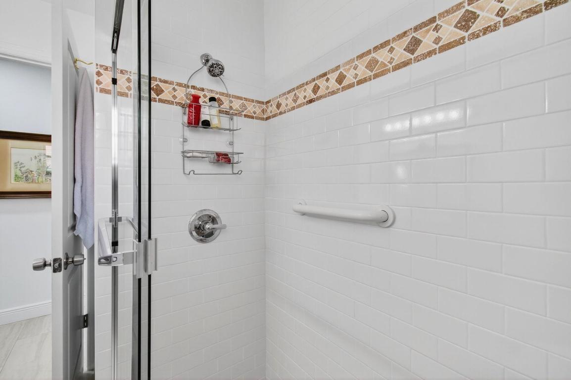 HUNTINGTON POINTE - Residential