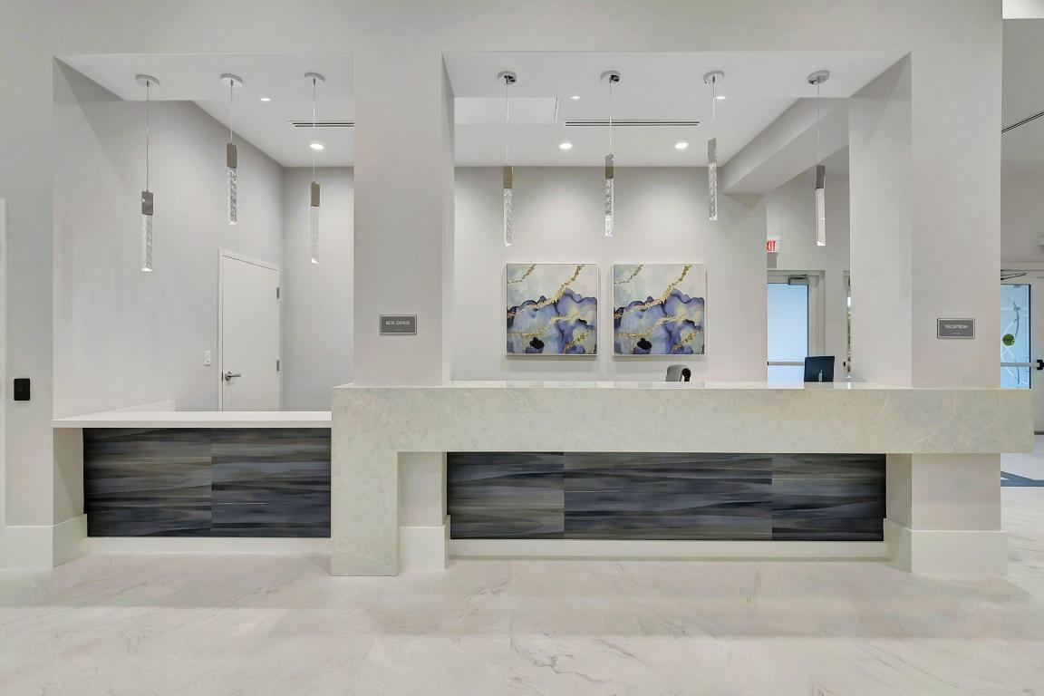 HUNTINGTON POINTE - Residential