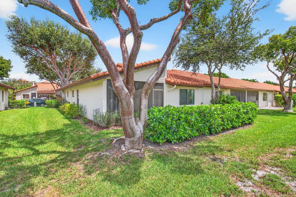 HUNTINGTON POINTE - Residential