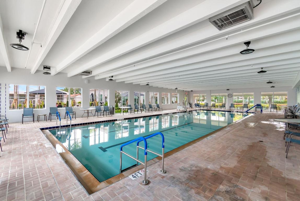 HUNTINGTON POINTE - Residential