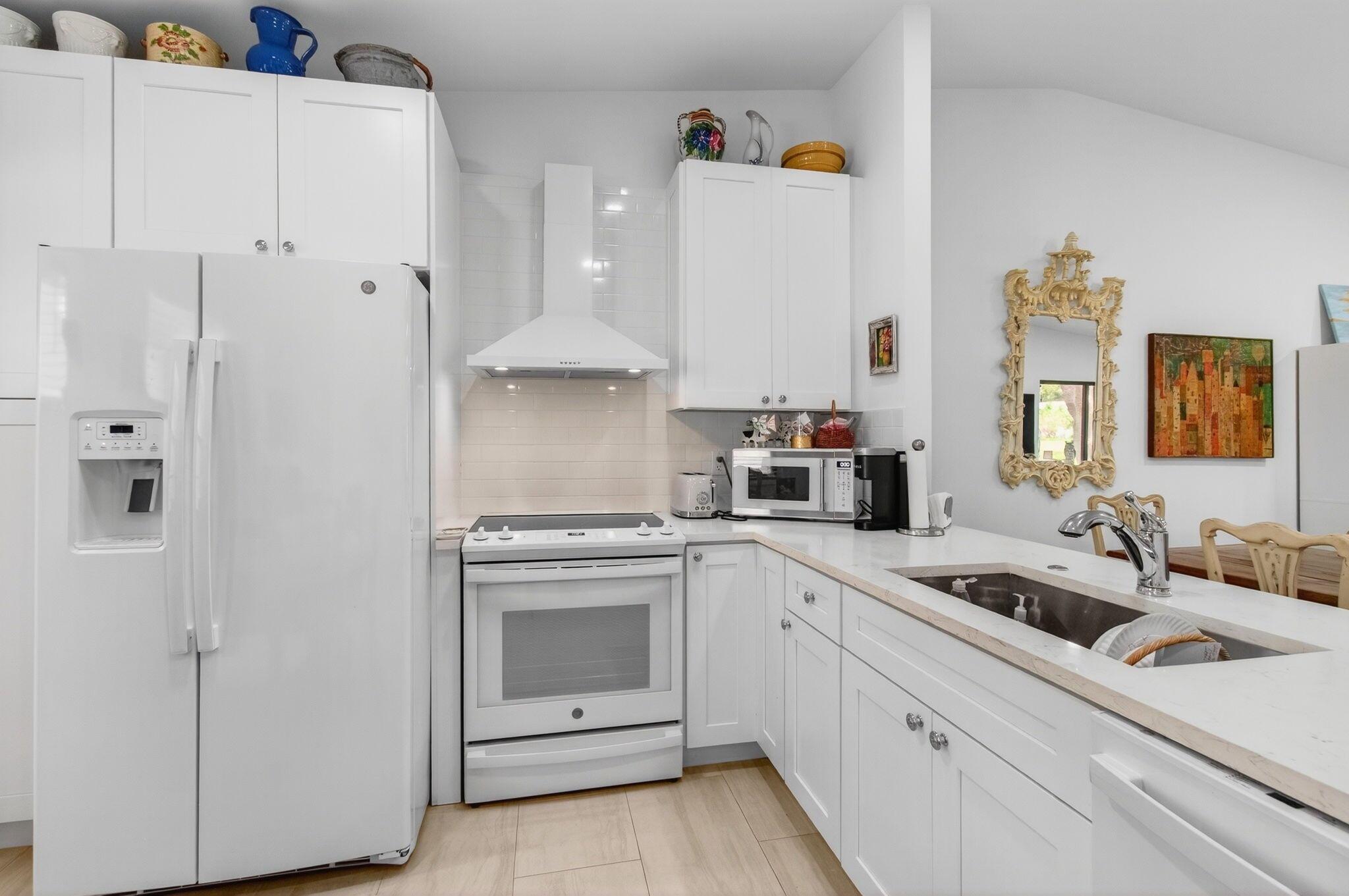 HUNTINGTON POINTE - Residential