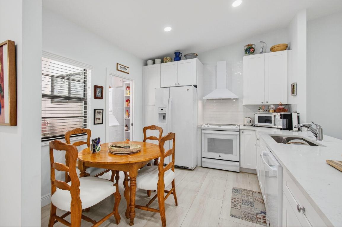 HUNTINGTON POINTE - Residential