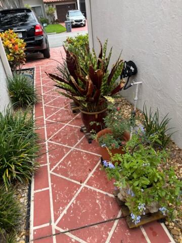 HUNTINGTON POINTE - Residential