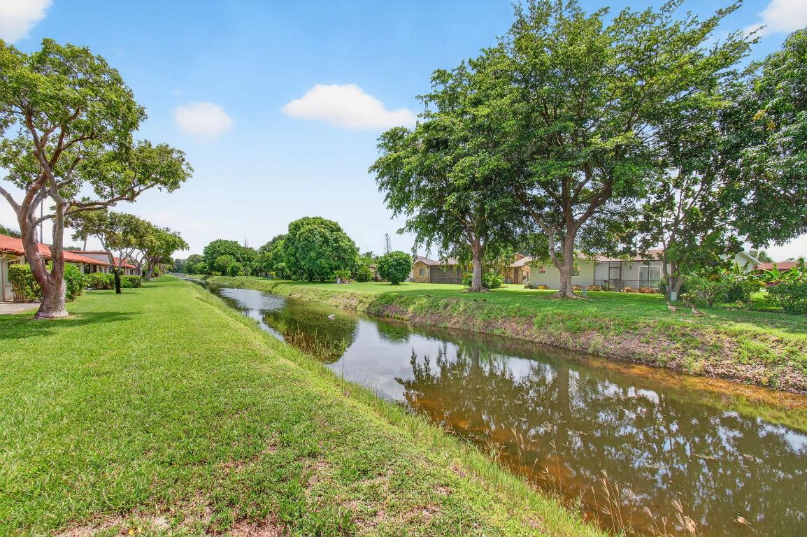 HUNTINGTON POINTE - Residential