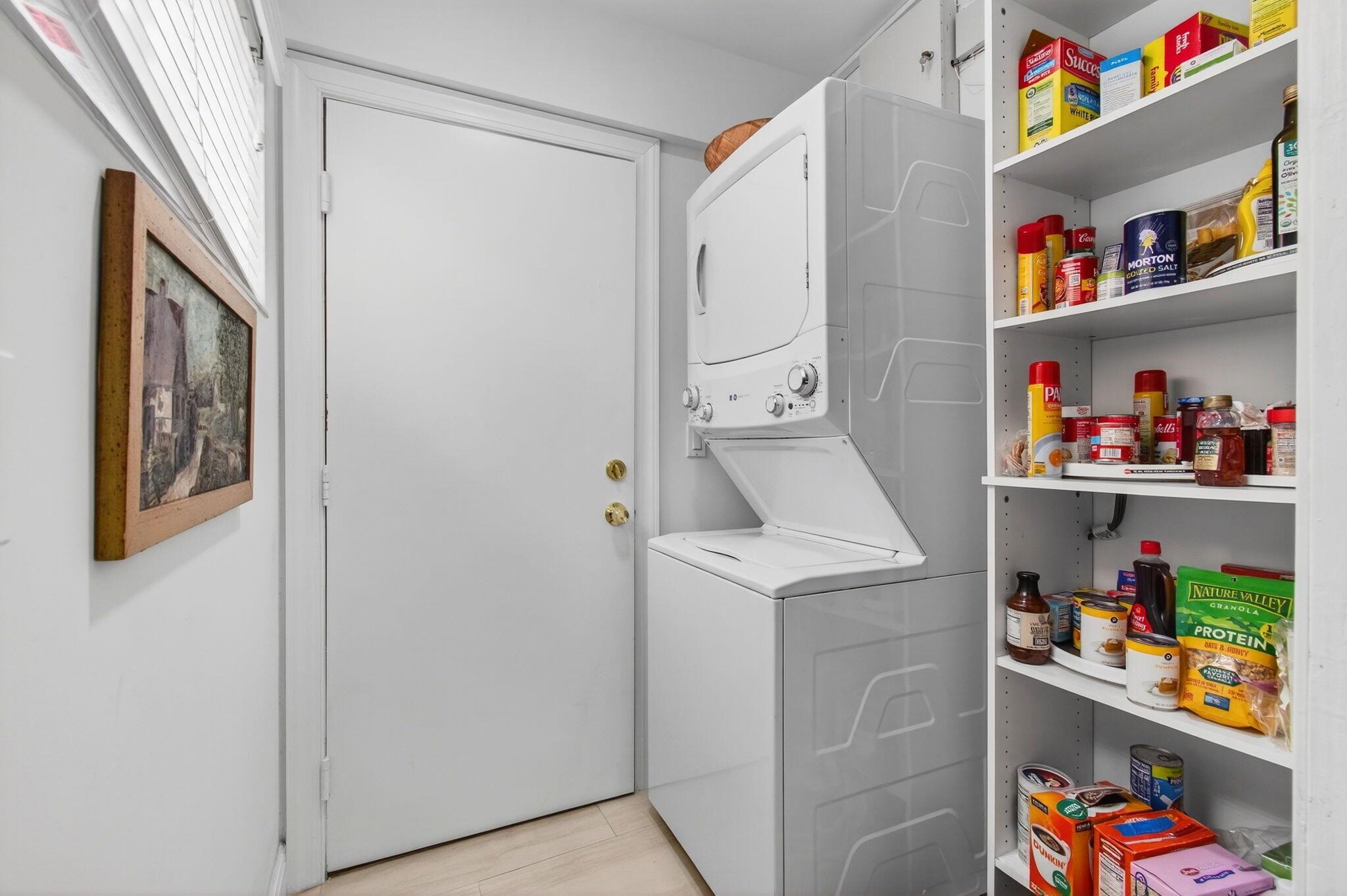 HUNTINGTON POINTE - Residential