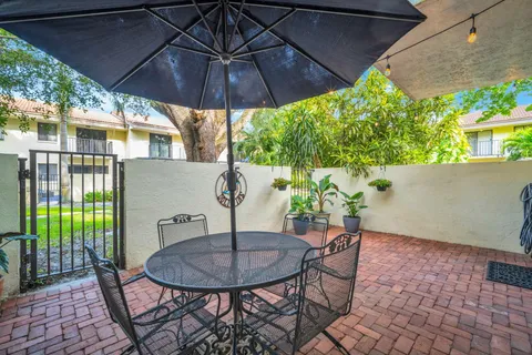 1330 NW 13 Street Unit 6, Boca Raton, FL MLS: R11086790
