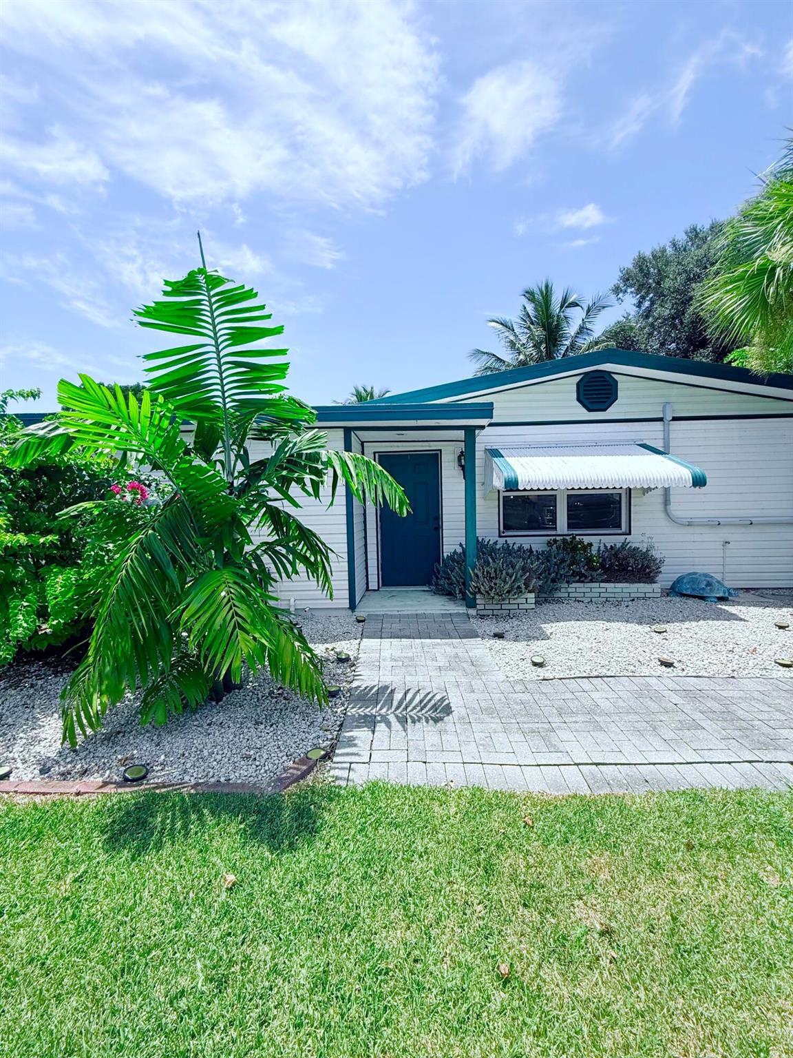 1736 Hunter Road