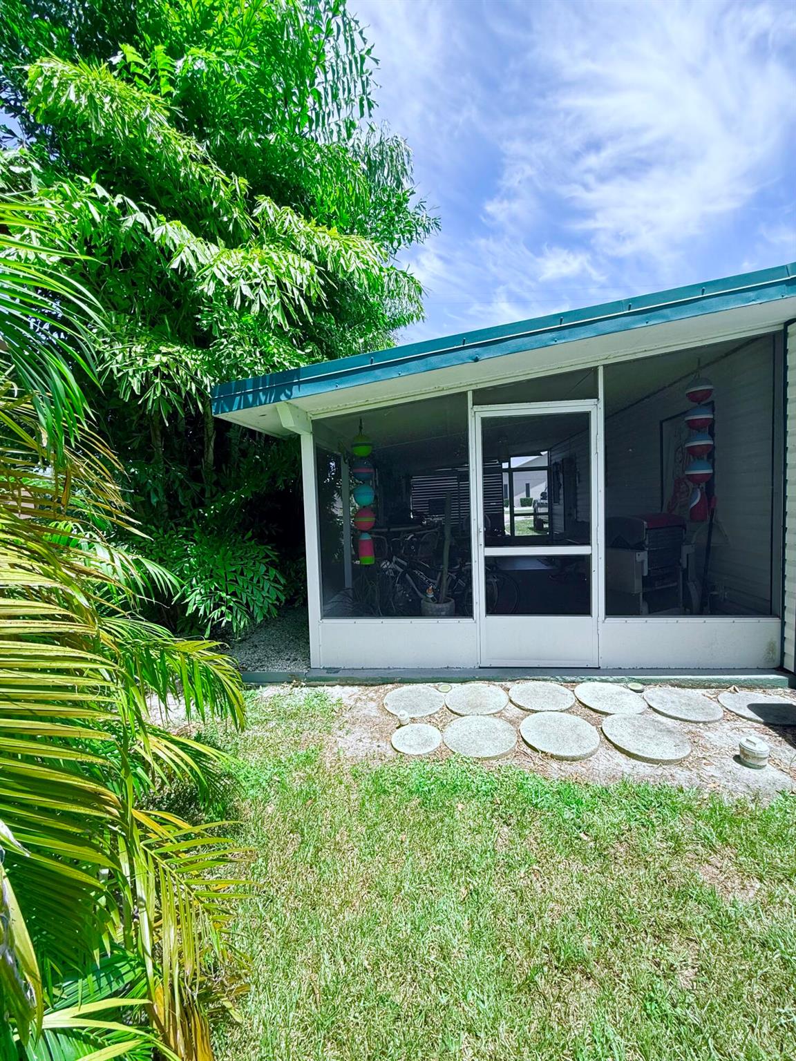 1736 Hunter Road