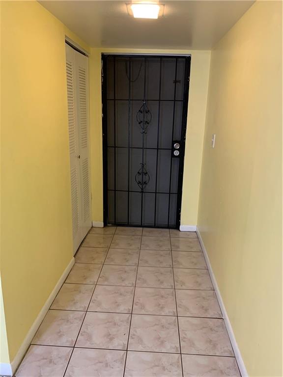 GARDENS AT LAUDERHILL CON - Residential Lease