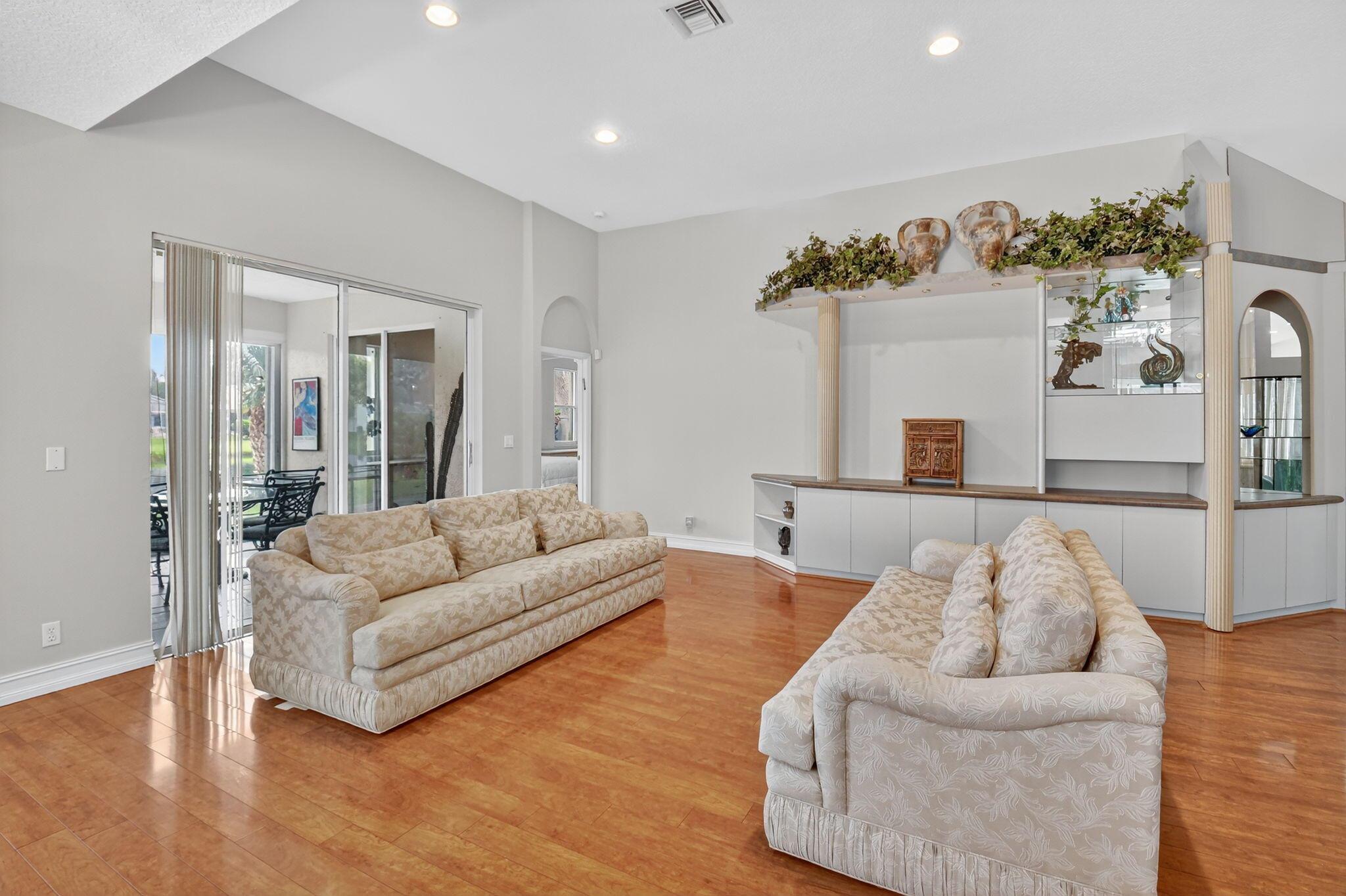 9569 Arbor View Drive N