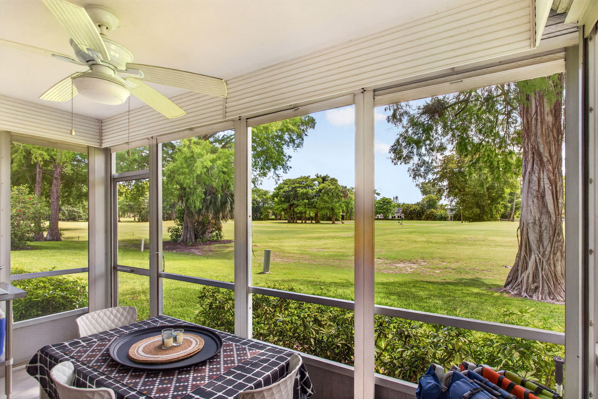 NO 87 PALM-AIRE COUNTRY CLUB - Residential