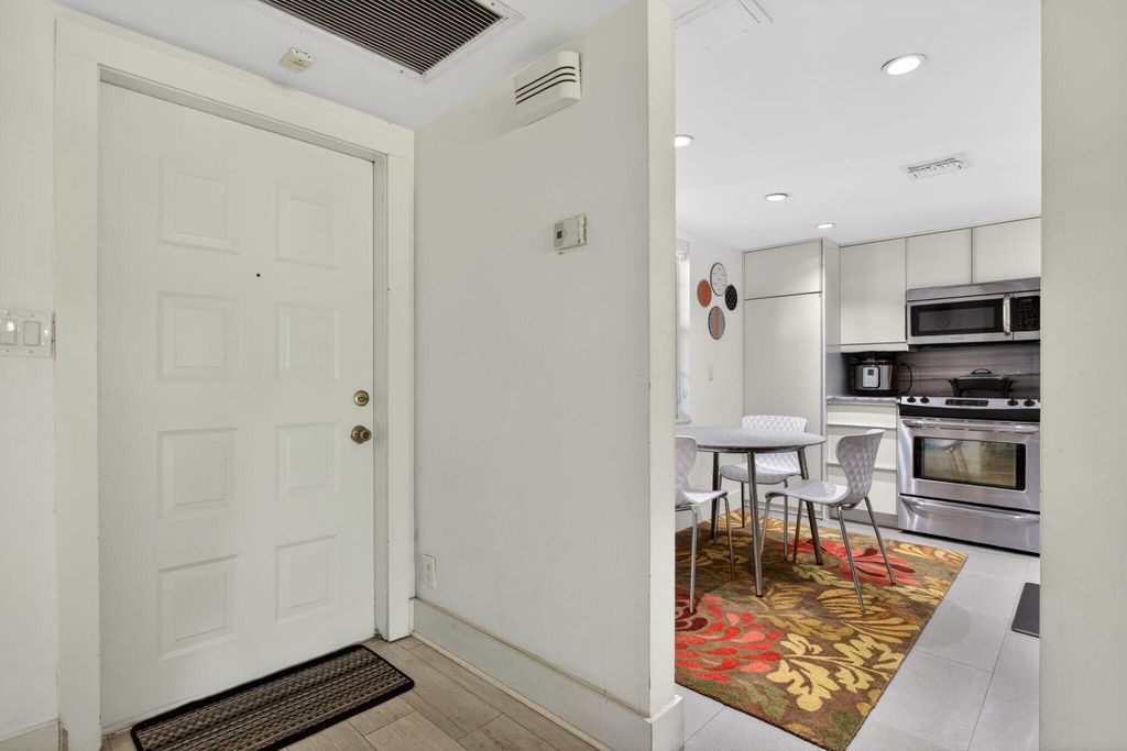 Photo of 901 W Cypress Lane #103, Pompano Beach, FL 33069 (MLS # B26032187)