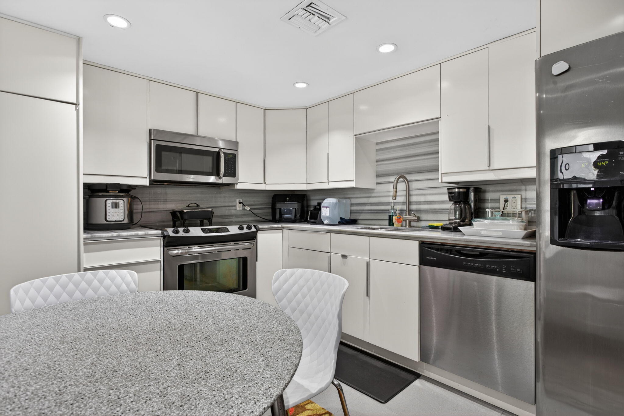 NO 87 PALM-AIRE COUNTRY CLUB - Residential