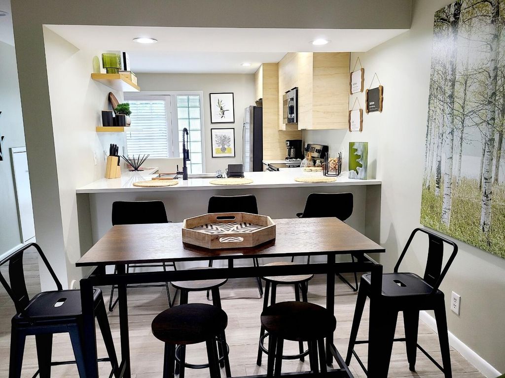Photo of 690 SE 23rd Avenue #1, Pompano Beach, FL 33062 (MLS # B26025232)