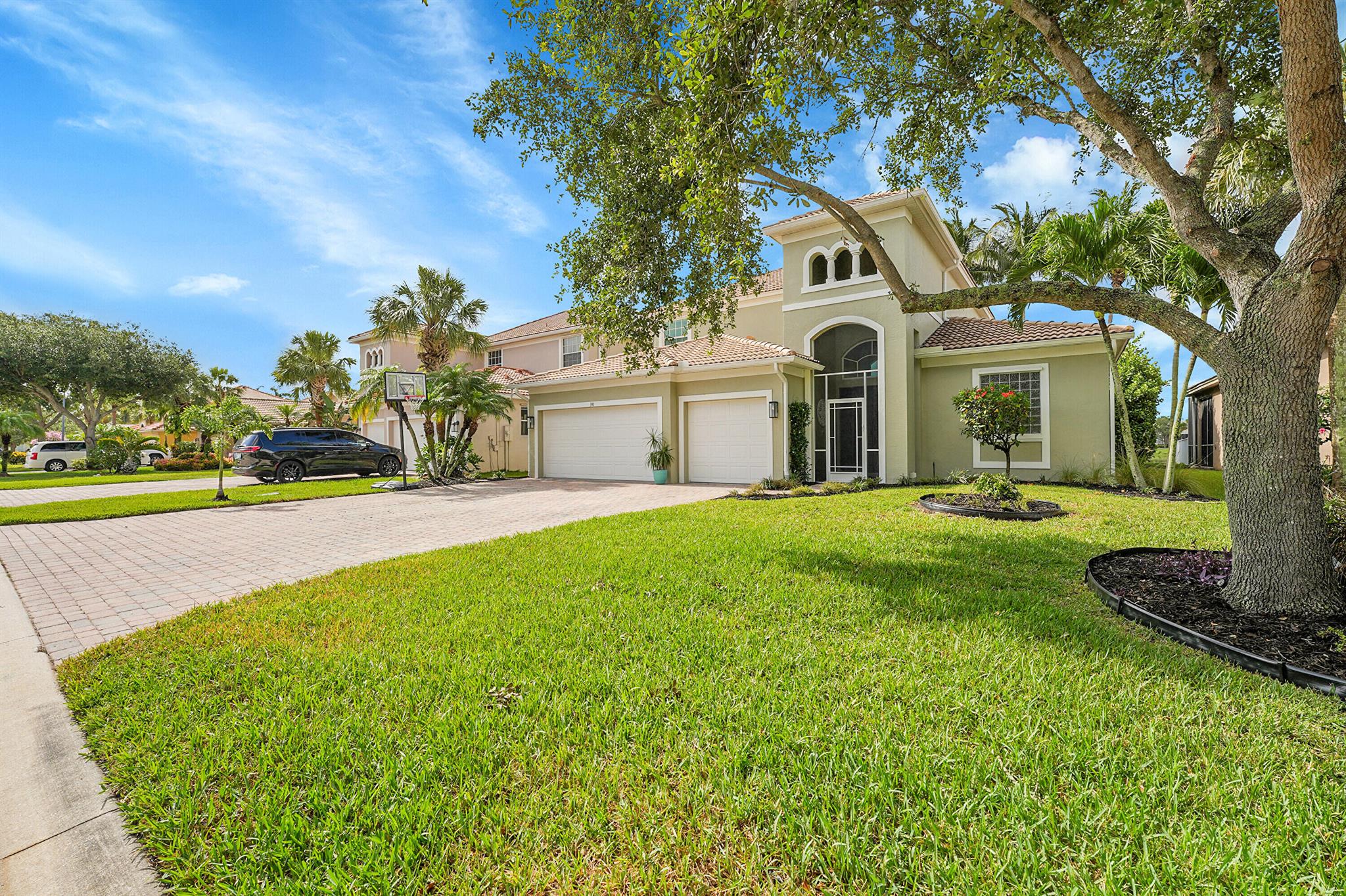 391 NW Sheffield Circle