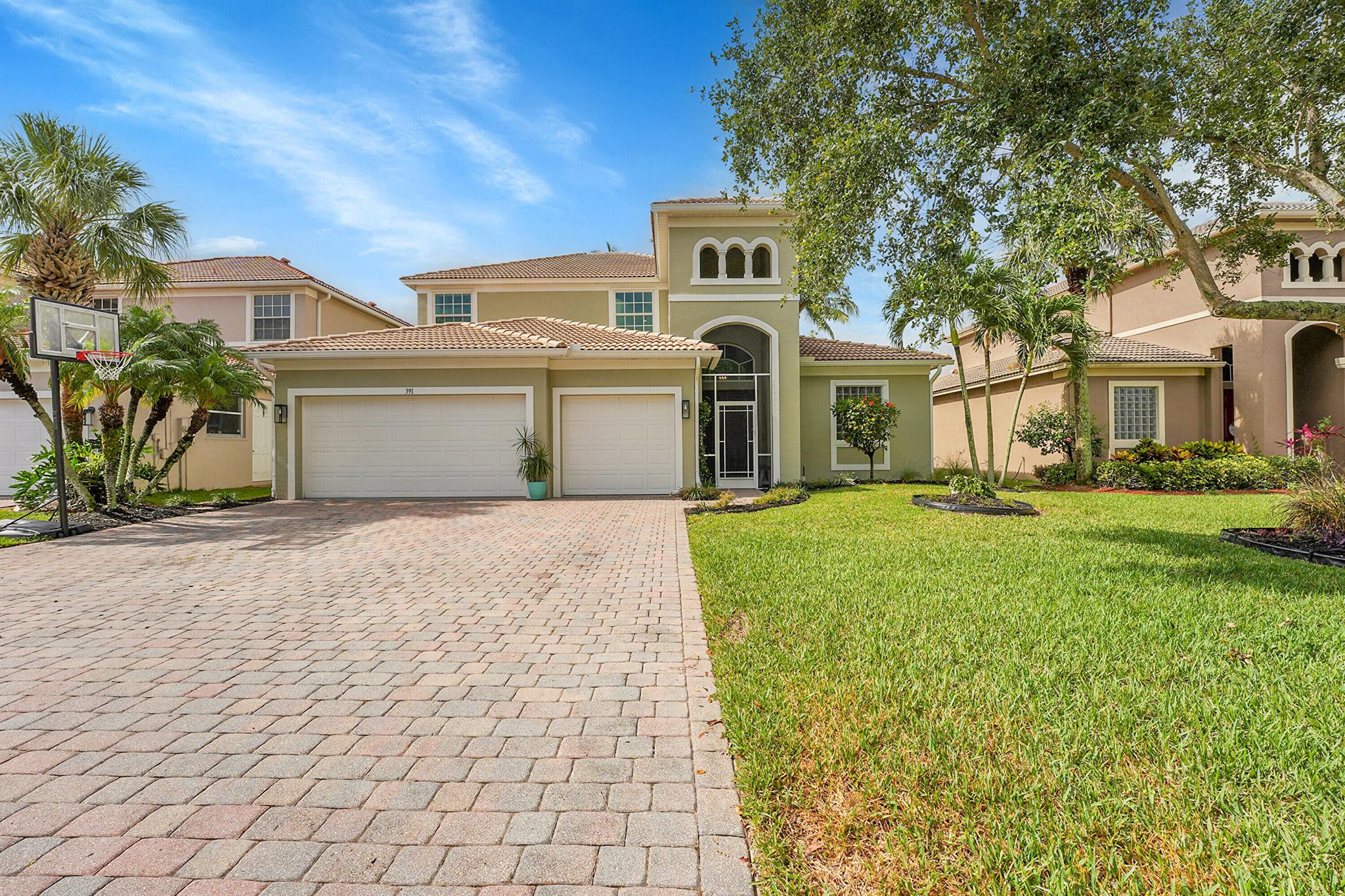 391 NW Sheffield Circle