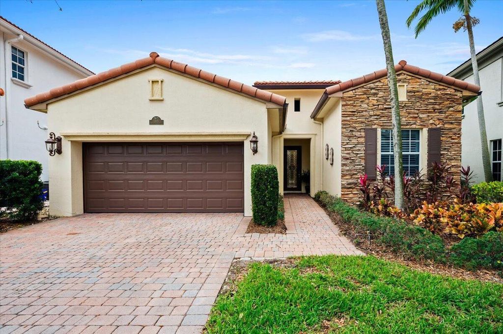 Photo of 1915 Flower Drive, Palm Beach Gardens, FL 33410 (MLS # R10944059)