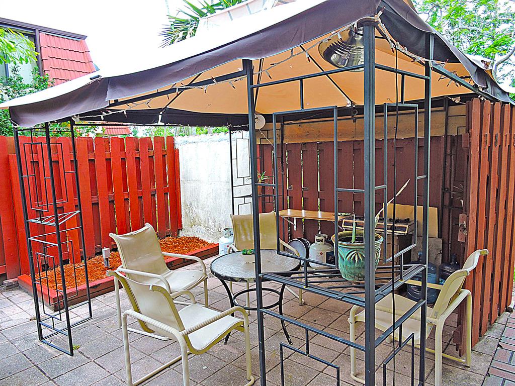 SOMERSET - Residential